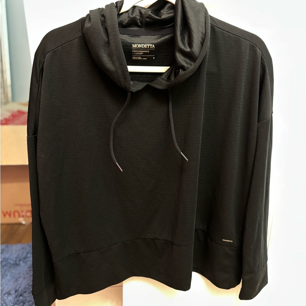 Long sleeve top shirt  with hoodie active wear size S